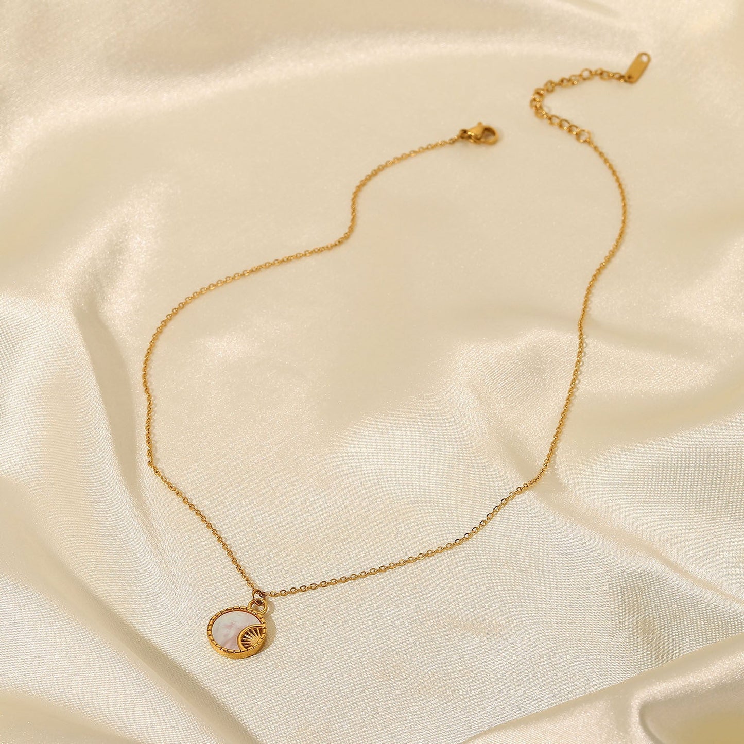 Women's Pearl Necklace Gold Plated Stainless Steel Pvd